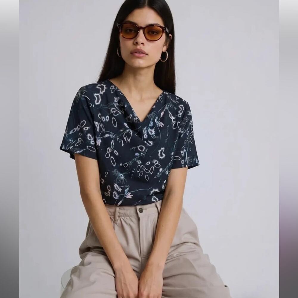 NWT Nordstrom Flowy printed business casual blouse